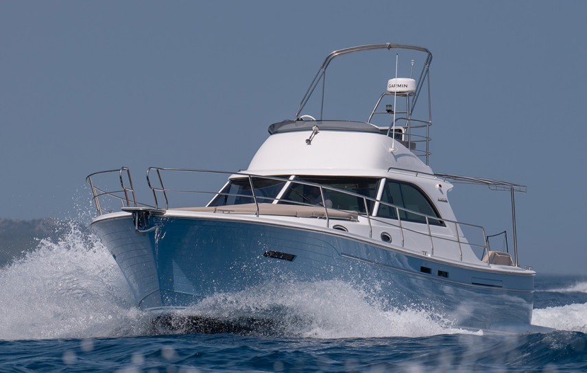 Adriana 44 Fly boat eksterijer