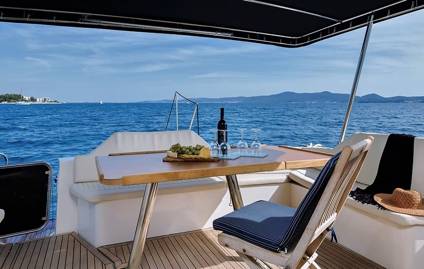 Adriana 44 boat interijer