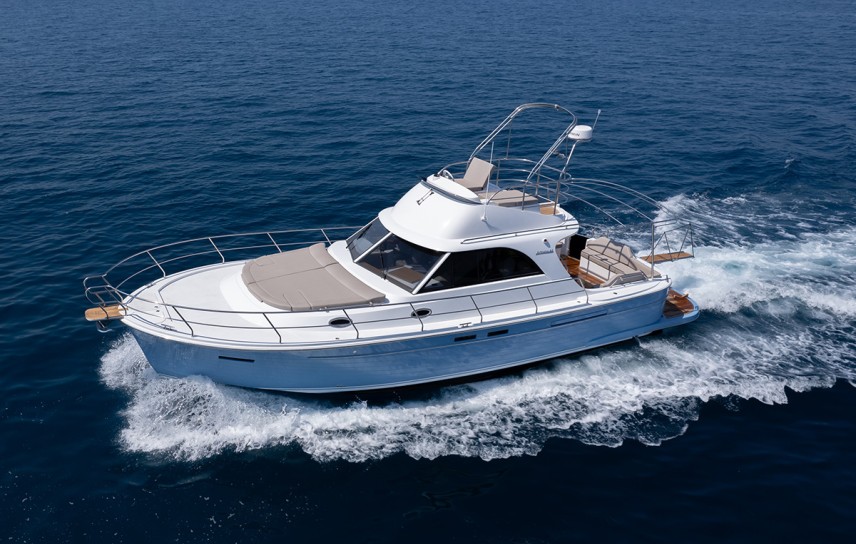 Adriana 44 Fly boat eksterijer