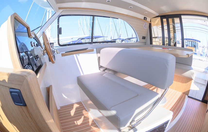 Adriana 36 boat interijer