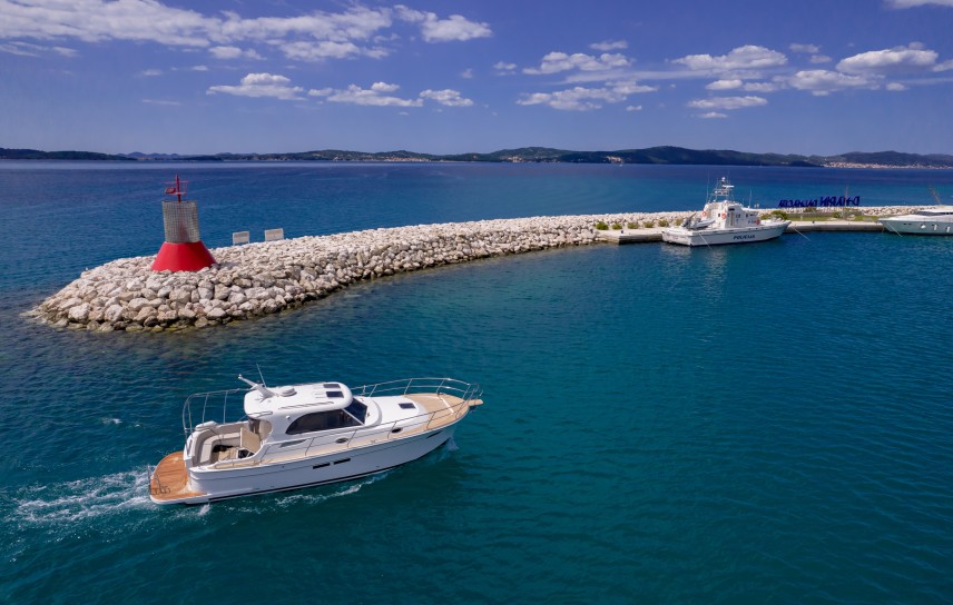 Adriana 36 boat eksterijer