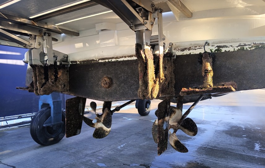 Adriana 36 boat services