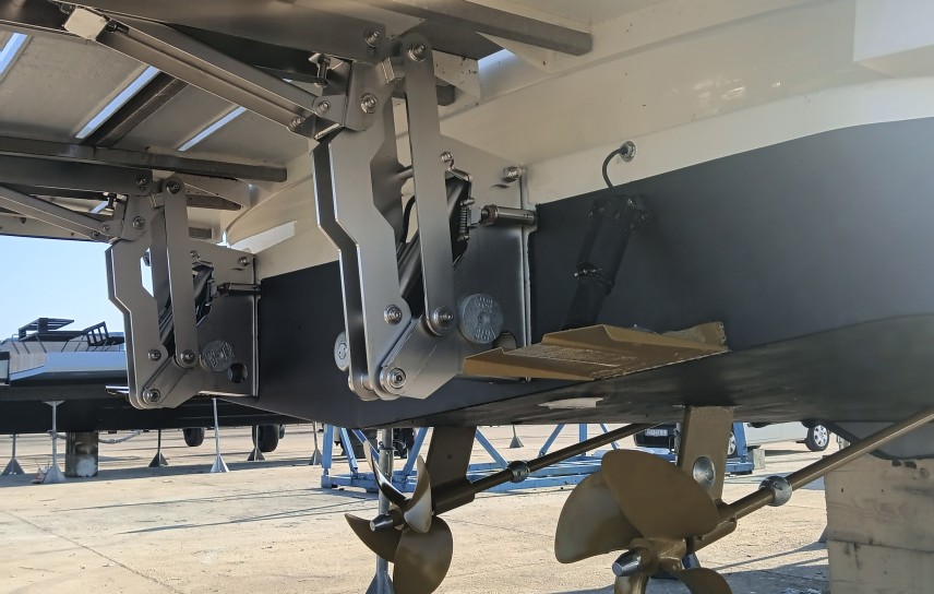 Adriana 36 boat services